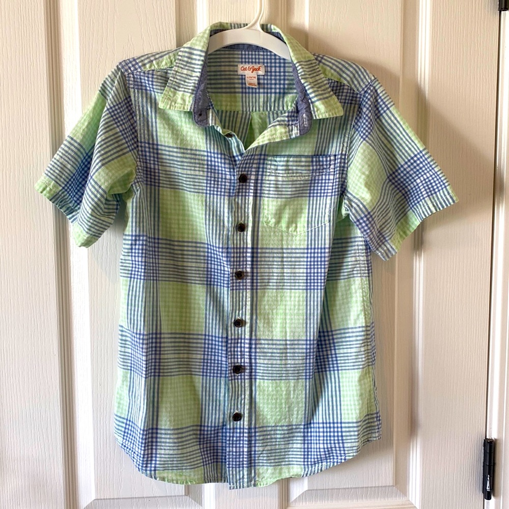 Great condition. Boys button up shirt. Short sleeve. 12/14